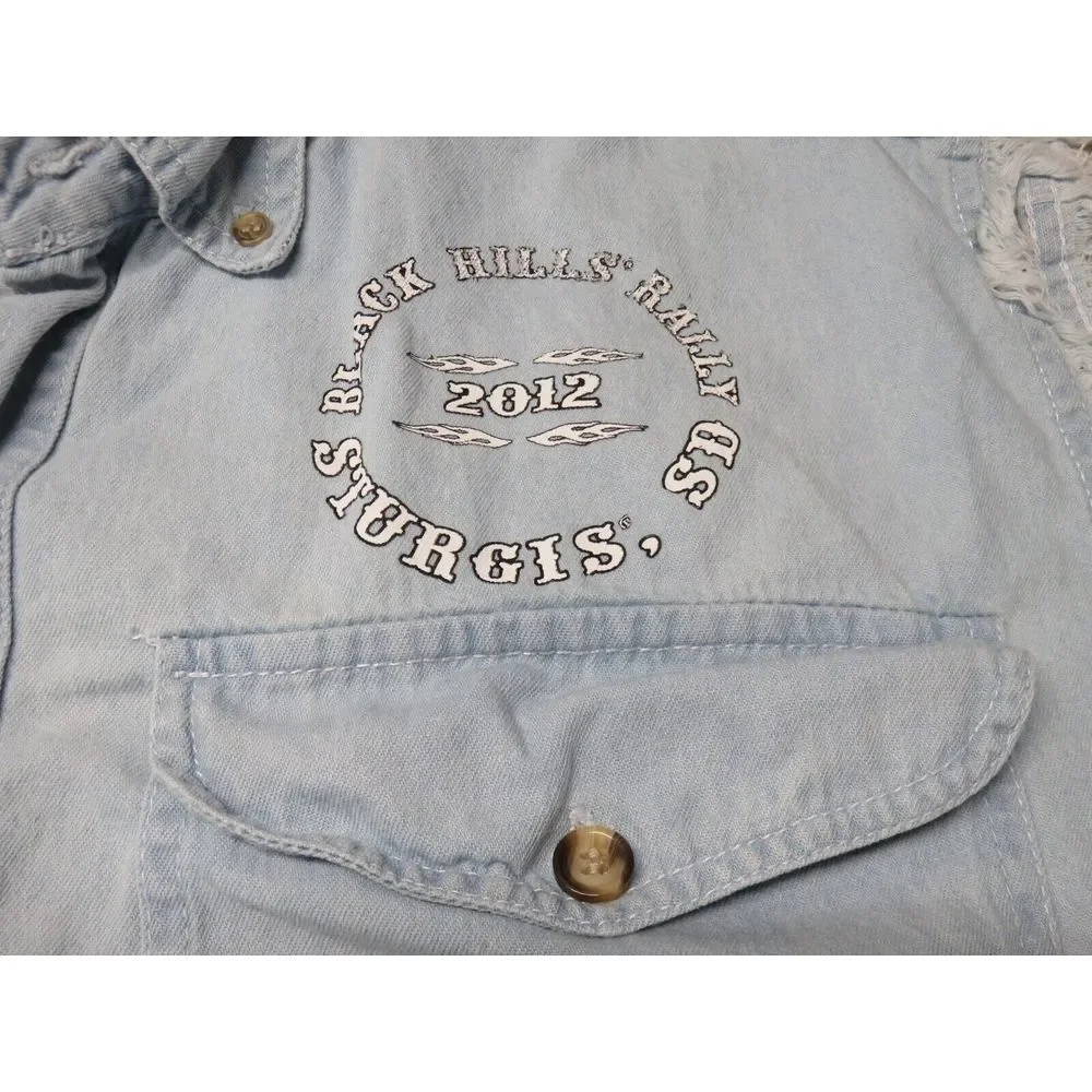 Sturgis Black Hills Biker Design Blue Denim Vest Size L Vintage‎ 2012 Front End